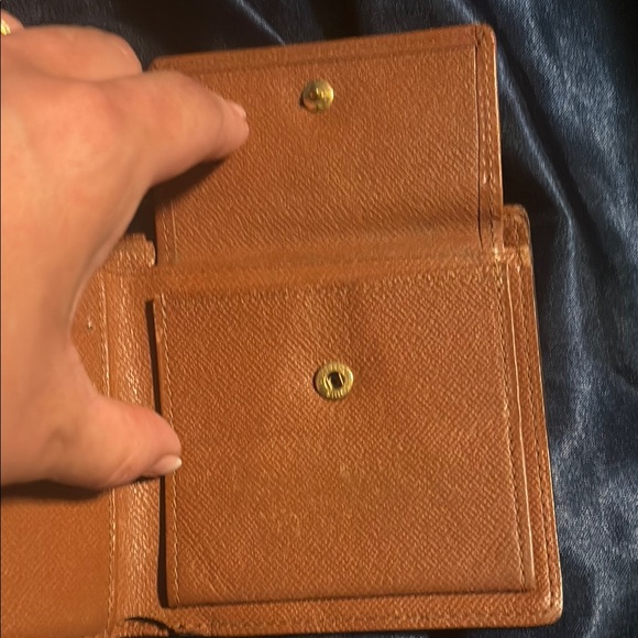 Louis Vuitton Brown Bifold Monogram Wallet - Picture 3 of 10